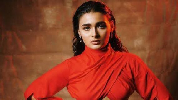 Shalini Pandey Began Dubbing For 'Dabba Cartel'! The Actress Shared The Picture Saying: And This One's Special