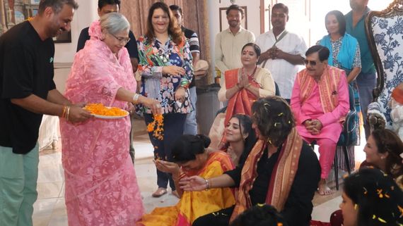 Rupali Ganguly Receives Special Blessings From Deepa Shahi as Anupamaa Starts A New Chapter