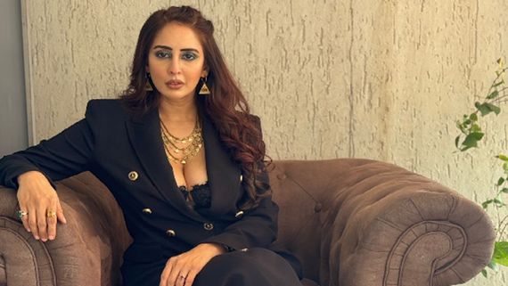 Chahatt Khanna's Instagram Account Gets Hacked, Actress Loses 2.5 Million Followers!