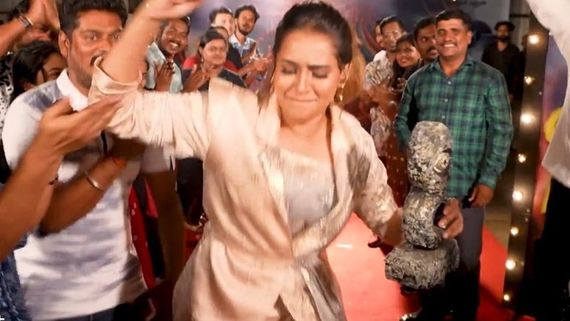 Bigg Boss Tamil 8 Grand Finale: Jacquline Makes Her Spectacular Guest Appearance, Surprises Fans