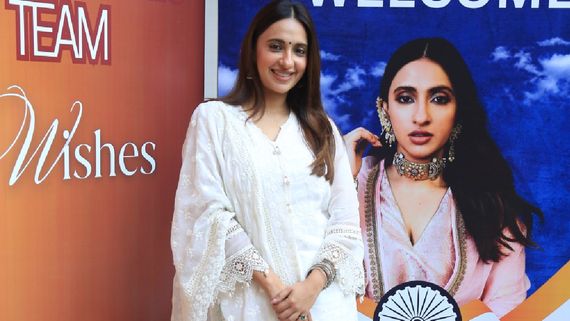 Akansha Ranjan Kapoor Celebrates Republic Day With Enthusiasm; Hosts Flag At An Event