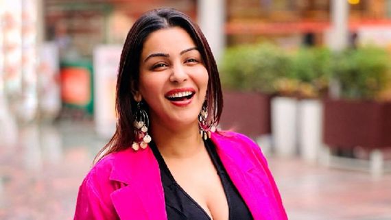 Bigg Boss 18's Dr. Yamini Malhotra Calls Out Ranveer Allahbadia 's Controversial Remark On Parents