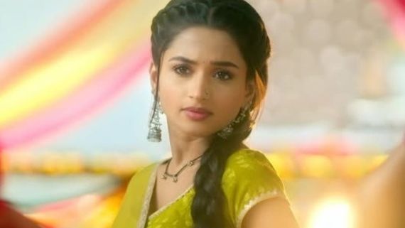 Holi 2025: Rishto Se Bandhi Gauri Actress Eshaa Pathak Recalls Her Holi Memories From School