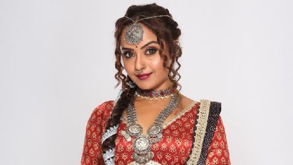 Shemaroo Umang’s Actress Ishita Ganguly Celebrates Akshaya Tritiya With Devotion And Family Rituals