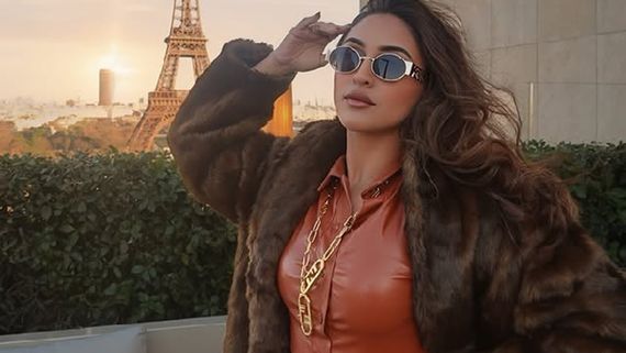First Copy Star Krystle D’Souza Brings Her A-Game To Paris As She Poses In Front Of The Eiffel Tower