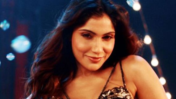 Kapkapiii Song: Mika Singh And Nikita Gandhi’s Vocal Ignite The Dance Floor With Song 'Titli'
