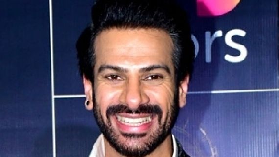 Karan Veer Mehra’s Bollywood Leap Helmed By Omung Kumar Draws Applause From Shilpa Shirodkar & Others