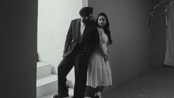 Wazir Patar Serves Sweet Romance With A Twist In Kashmiri Seb By T-Series