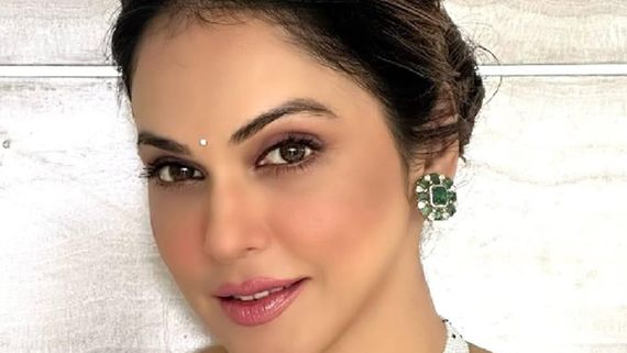 Isha Koppikar Pays Solemn Tribute to Victims of Air India Plane Crash: 'Some Tragedies Are Too Deep for Words'