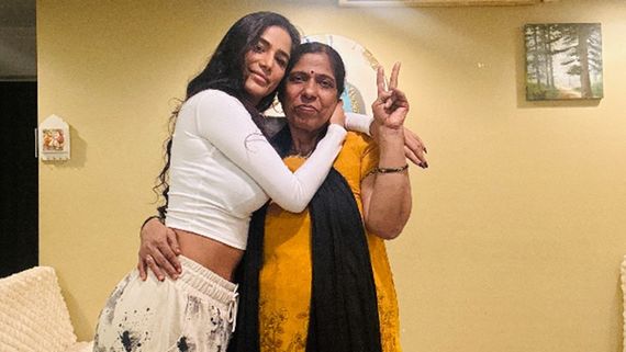 “Poonam Didi Chali Gayi, Ab Humein Khana Kaun Dega?” — Heart-breaking Reaction Of Kids From Poonam's Village  