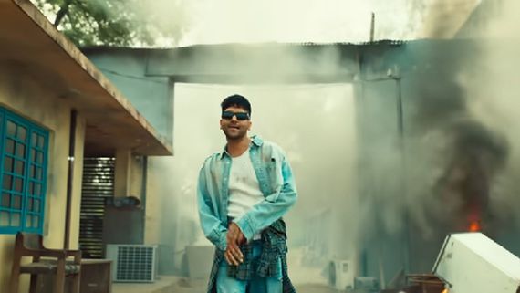 'Sirra' From Without Prejudice: Guru Randhawa Offers Chance To Creators Yash And Shanaya Makani 