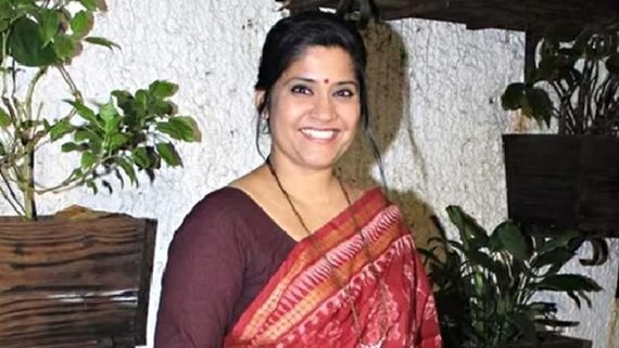 Renuka Shahane Gets Candid About Being Shah Rukh Khan’s First Heroine, Falling In Love With Ashutosh Rana     