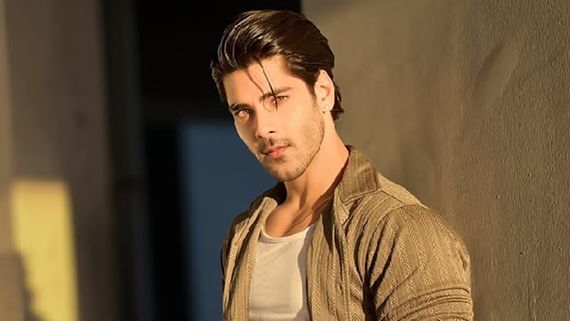 Simba Nagpal Surprises Fans In Most Amazing Way; Sings Kishore Kumar’s Yeh Shaam Mastani & Wins Hearts