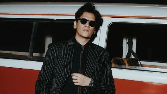 Vijay Varma Spotted At Airport In Dashing New Look As He Heads To Sri Lanka For Shoot Of New Project