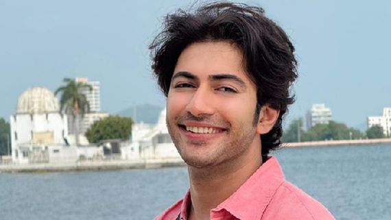 Pandya Store Fame Akshay Kharodia Shares Picture Of Holding Hands, Leaves Everyone Wondering If Wedding....   