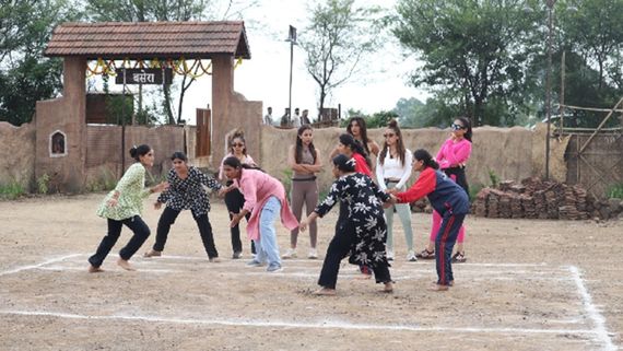 Chhoriyan Chali Gaon Written Update Today (Aug 21) Episode: Will Kabaddi Task Decide Aishwarya Khare’s Bhagya