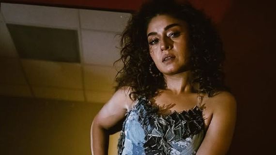 Sunidhi Revisits The Magic Of ‘Kaisi Paheli Zindagani’ As Parineeta Re-Releases: It Was Unique & Refreshing 