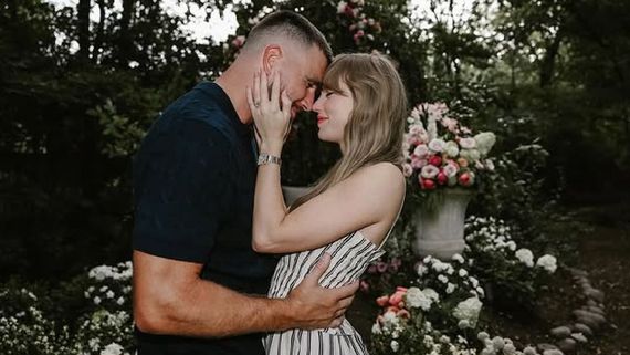 Taylor Swift & Travis Kelce Get Engaged In A Dreamy Way; Singer's Engagement Ring's Price Will Blow Your Mind