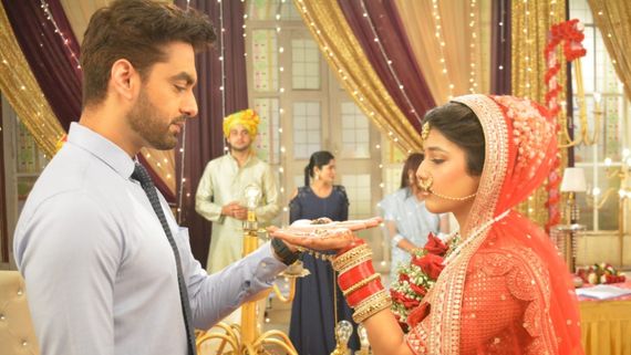 Yeh Rishta Kya Kehlata Hai Written Update August 22: Armaan Sees Abhira Hugging Anshuman, Misunderstands Again