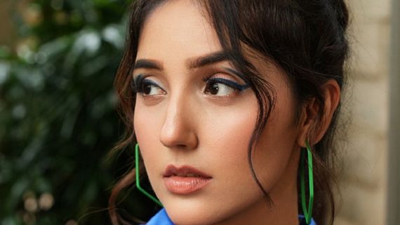 Bigg Boss 19 Today Episode: Whole House Supports Ashnoor Kaur In Jury Task, Farhana Bhatt Is LEFT Alone Due To