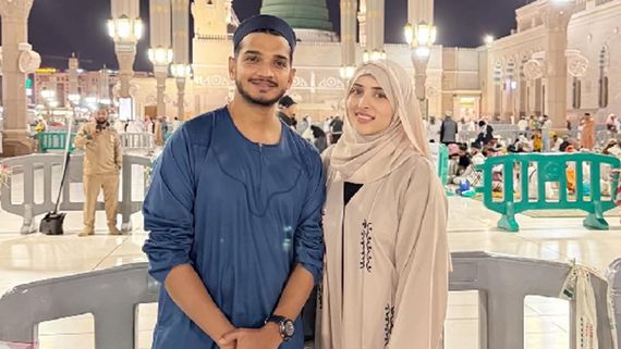 Munawar Faruqui Shares Eid-e-Milad Wishes With Fans