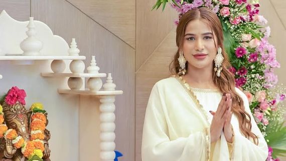 Delhi's Ramleela Committee Drops Poonam Pandey From Playing Mandodari's Role; Here's Why