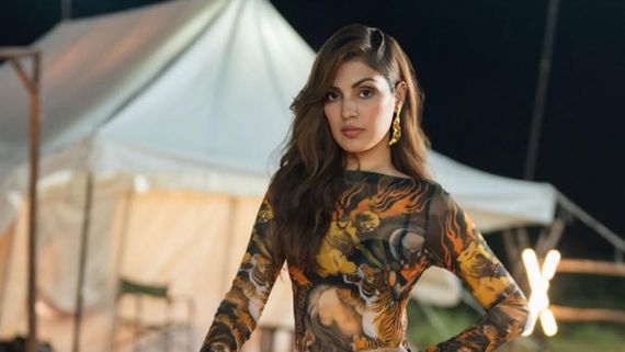 Rhea Chakraborty Recites Poem Written in Jail, Reflects on Chapter 2
