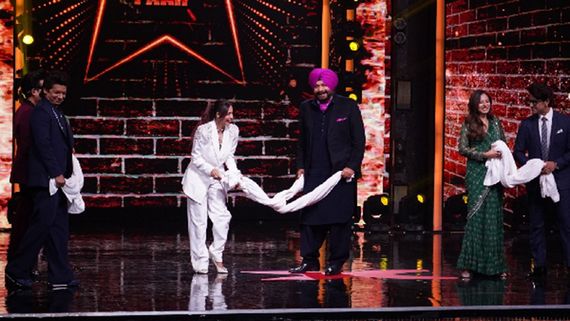 India's Got Talent Today Episode: Malaika-Sidhu & Ravi-Sargun Team Up For A Towel Challenge On IGT