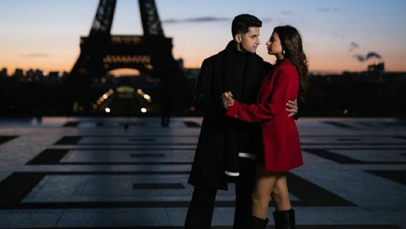 Ravie Dubey And Sargun Mehta Release Their New Romantic Song “Fanaa Karr De” Under Dreamiyata Music