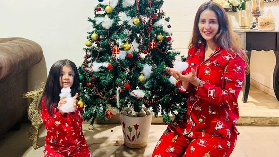 Chahatt Khanna Enjoys Christmas With Her Daughters & It's All About Happy Moments, Love & Laughter