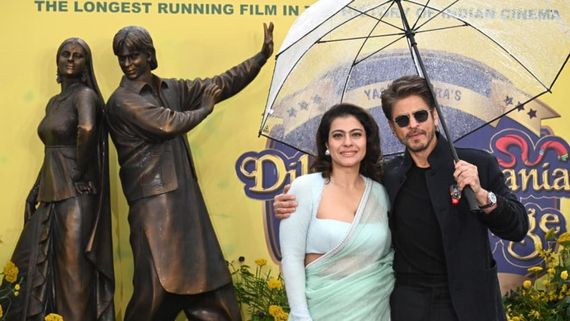 SRK, Kajol Celebrate DDLJ Tribute At London’s Leicester Square: Had No Idea DDLJ Would Become This Phenomenon