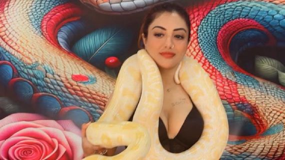 Khushi Mukherjee Aces The Art Of Winning Hearts With Her Style Statements; Proves She Is A Fashion Icon