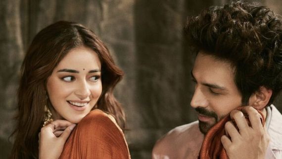 Tu Meri Main Tera Main Tera Tu Meri FIRST Review: Is Kartik's TMMTMTTM Worth Watching On Christmas 2025?