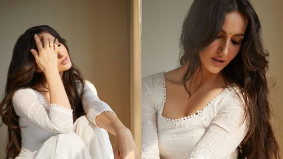 Elli AvrRam Lets Her kohl-eyes Do The Talking!