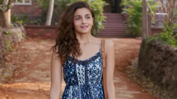 Poo, Simran, Geet, Veronica & More: If These Bollywood Girls Had IG, You’d Be Following Them