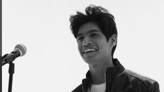 Maahi Performed His New Song 'Arzoo' For A Live Audience And People Are Obsessed!!!