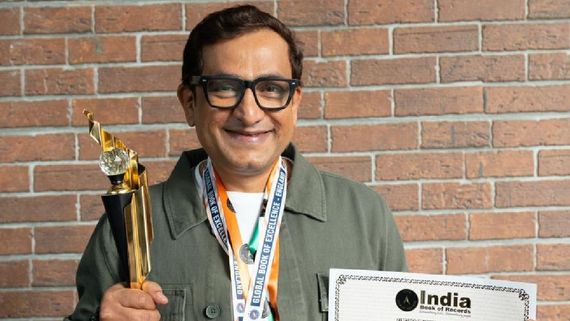 Prasad Prabhakar Oak Puts Marathi Cinema On The Global Map; Creates World Record!