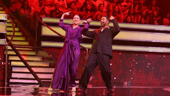 Wheel of Fortune Today Episode: How Akshay Kumar & Karisma Kapoor Recreated Magic Of Dil Toh Pagal Hai - Deets