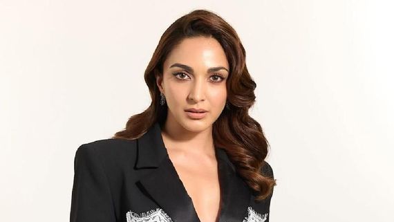 Karan Johar Lauds Kiara Advani's Impressive & Undeniable Screen Presence; Says 'She Comes Alive On Camera'