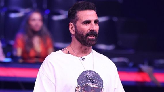 Wheel Of Fortune Episode: Contestant Calls Shah Rukh Khan 'First Love', Akshay Kumar Reacts: Main Thodi...