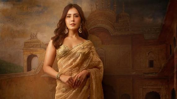 Raashii Khanna Enjoys Vidya Balan’s Sweet Surprise, Drops Fun BTS From Upcoming Entertainer