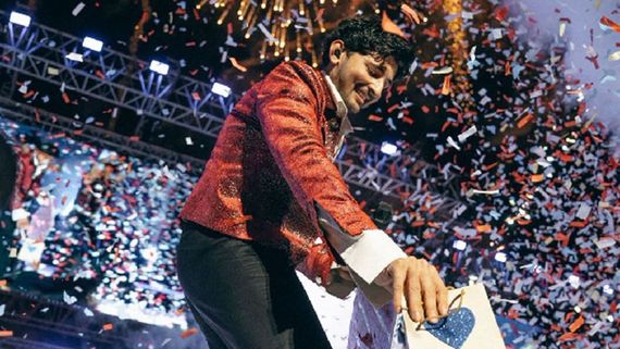 Darshan Raval Casts A Magical Spell Of Love By Singing His Latest ‘Only Mine’ At Pune Concert