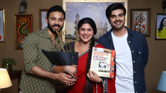 Pushpa Impossible: Actors Nitin Babu, Akshaya Hindalkar & Samridh Bawa Surprise Karuna Pandey For Mother's Day