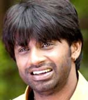 ಅಕ್ಕನ ಮಗ ಯೋಗೀಶನಿಗೆ ವಿಜಯ್ ಗೂಸಾ