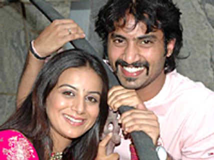 ಹೊಸ ವಿವಾದದಲ್ಲಿ ನಿನಗಾಗಿ ಕಾದಿರುವೆ ಚಿತ್ರ