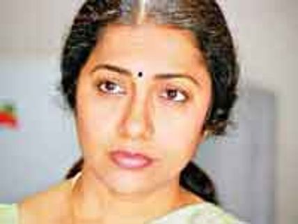 ಸುಹಾಸಿನಿ ವಿರುದ್ಧ ಕೋರ್ಟ್ ಮೆಟ್ಟಿಲೇರಿದ ಚಿದಂಬರಂ