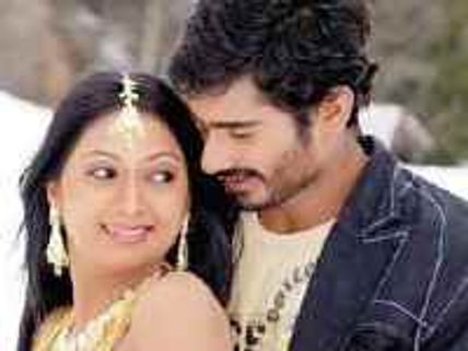 ಚಿತ್ರ ವಿಮರ್ಶೆ: ಲೂಸ್ ಕಥೆಯುಳ್ಳ ಪ್ರೀತ್ಸೆ ಪ್ರೀತ್ಸೆ