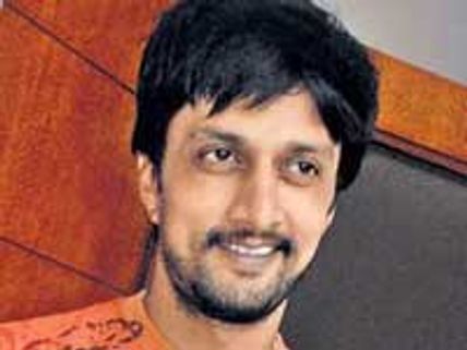 ದಿನೇಶ್ ಗಾಂಧಿ ನನ್ನನ್ನು ಬಳಸಿಕೊಂಡ: ಸುದೀಪ್