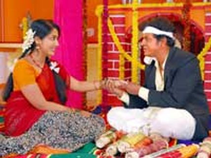 ಮಳವಳ್ಳಿ ಸಾಯಿ ಕೃಷ್ಣಗೆ 'ಬಳೆ' ಚುಚ್ಚಿದ ಕಥೆ!