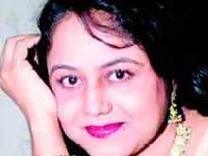 ನಟಿ ಅಭಿನಯ, ಕುಟುಂಬಕ್ಕೆ ವಾರಂಟ್ ಜಾರಿ